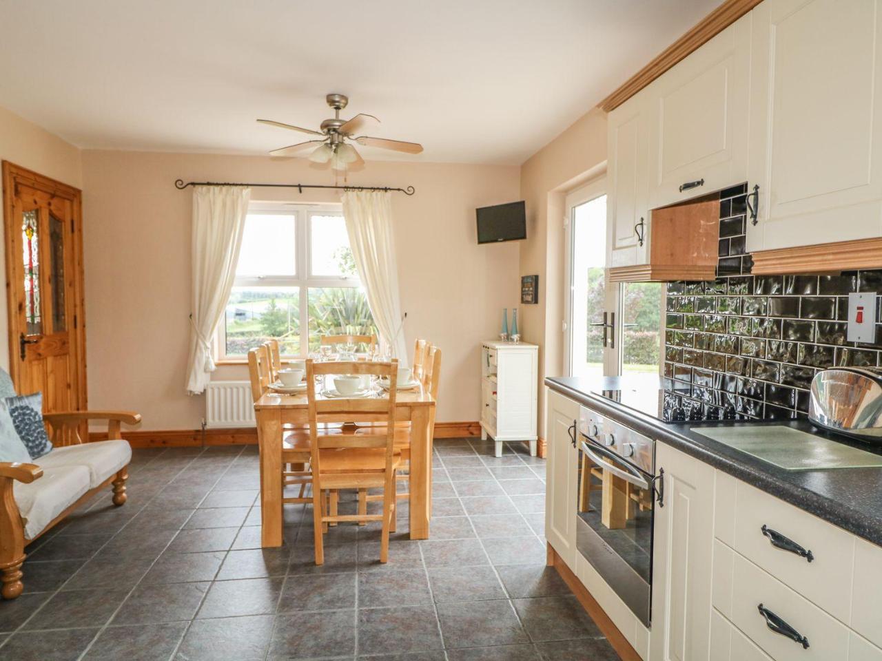 Kate'S Cottage Rathmullan Ngoại thất bức ảnh